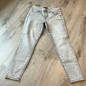 Banana Republic Stone Wash Grey denim skinny fit Ankle jeans .